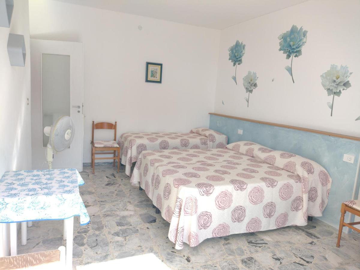 ヴェンティミーリアCasa Fronte Mareアパートメント エクステリア 写真