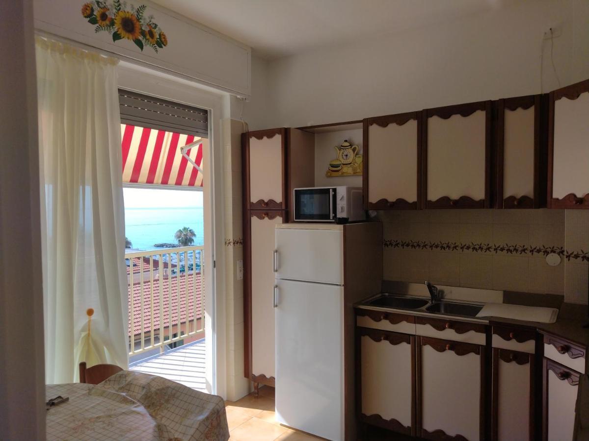 ヴェンティミーリアCasa Fronte Mareアパートメント エクステリア 写真