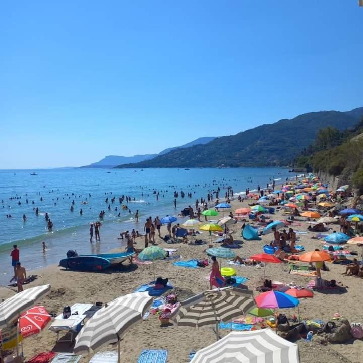 ヴェンティミーリアCasa Fronte Mareアパートメント エクステリア 写真