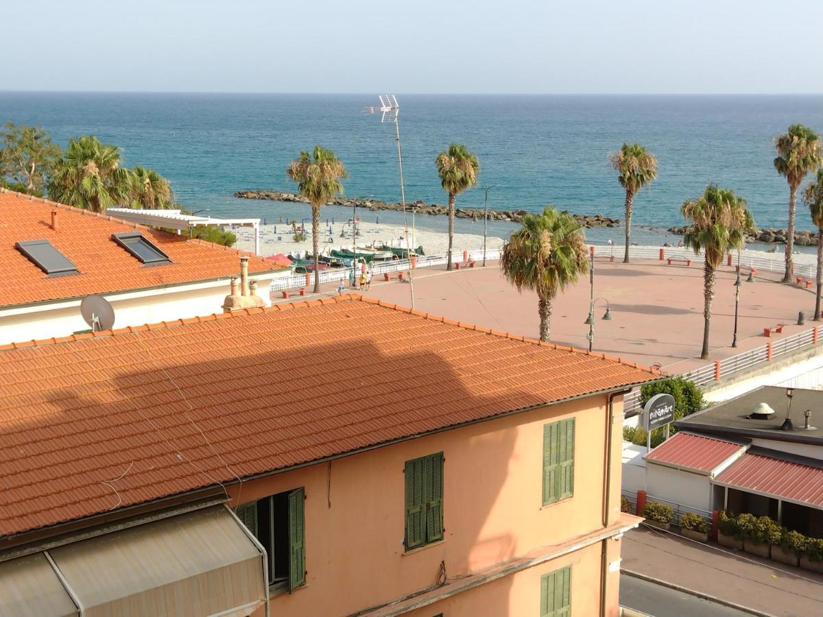 ヴェンティミーリアCasa Fronte Mareアパートメント エクステリア 写真