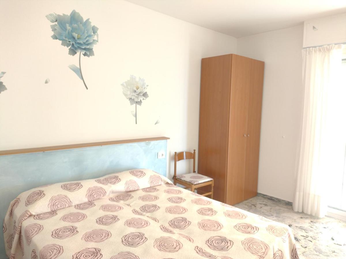 ヴェンティミーリアCasa Fronte Mareアパートメント エクステリア 写真